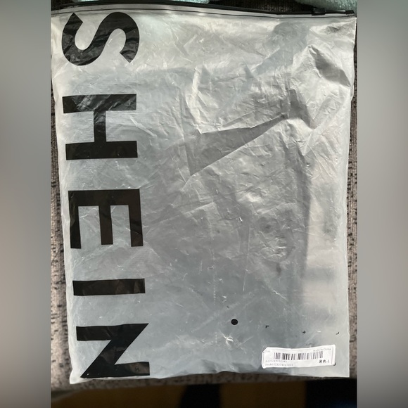 New Shein High waisted zip Skirt in package Size Large - Picture 5 of 5